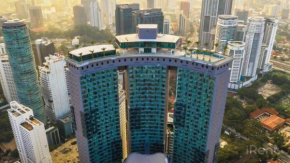 Sky Suites with KLCC Twin Tower View by iRent365